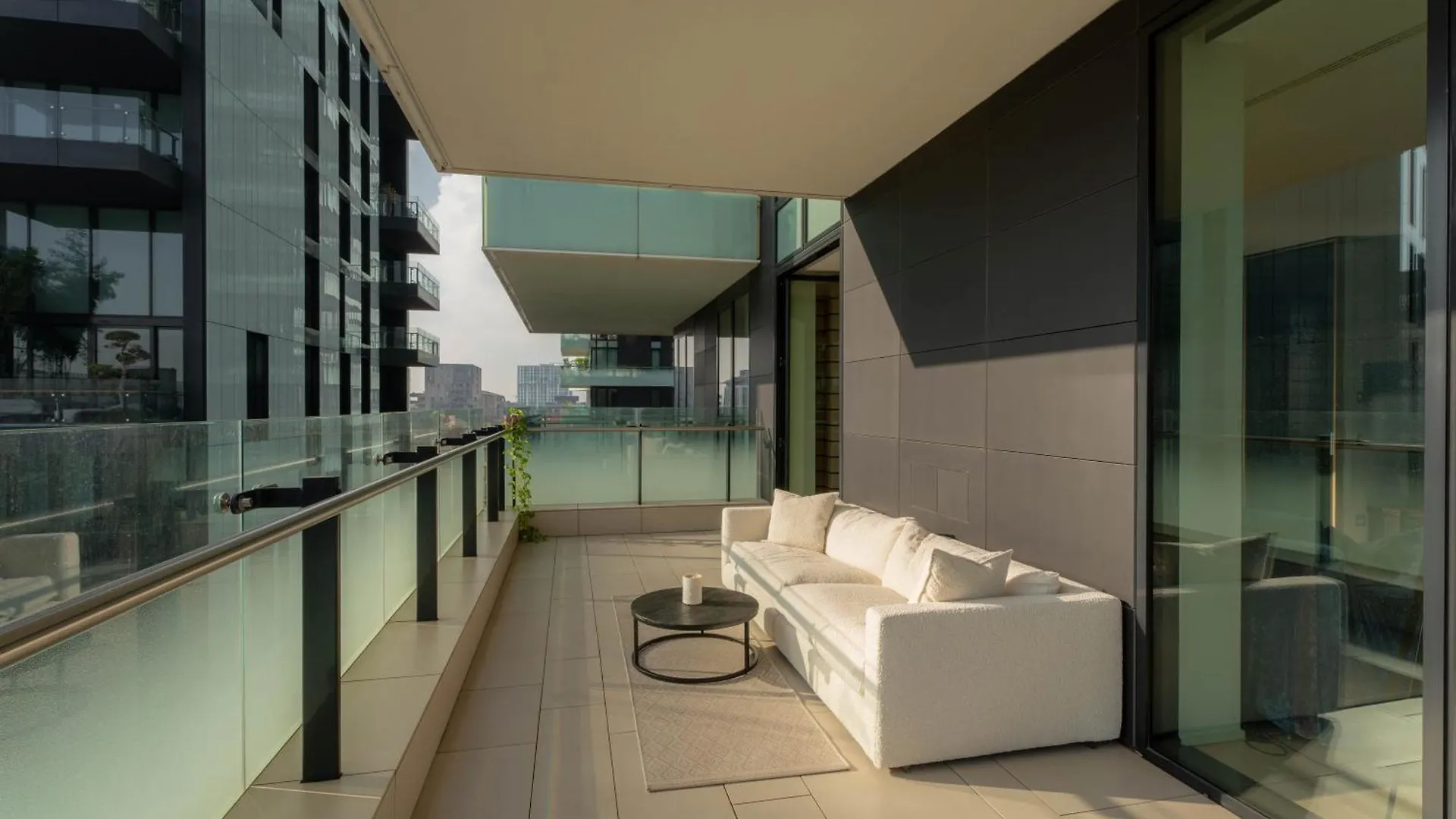 Sky High Dreams - Vista Duomo Apartment Milan