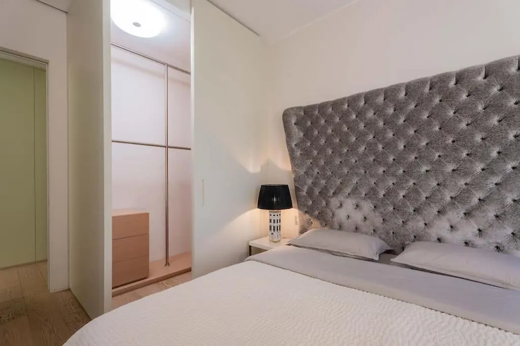 Sky High Dreams - Vista Duomo Apartment Milan