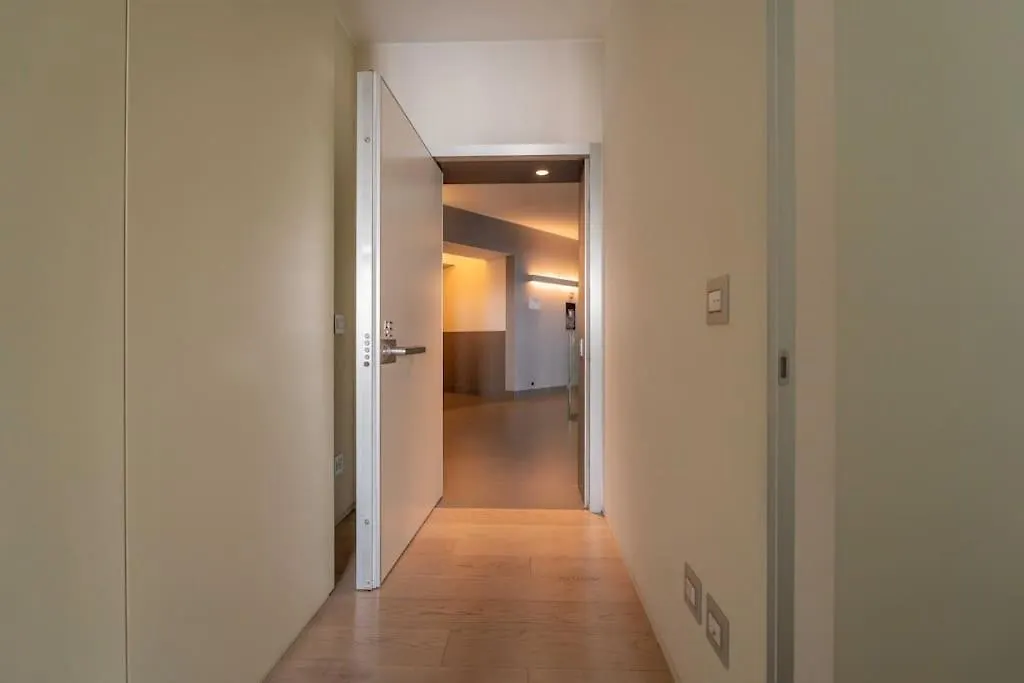 Sky High Dreams - Vista Duomo Apartment Milan 0*,  Italy